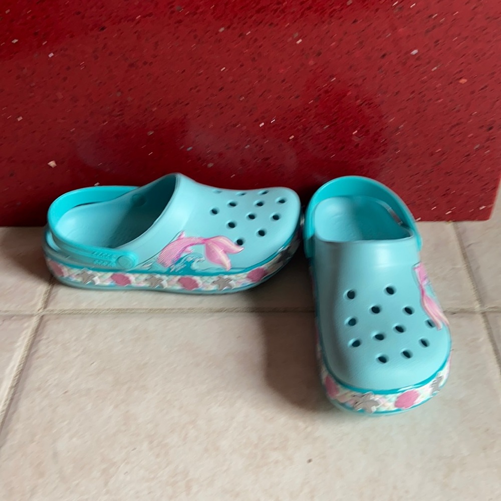 Mermaid crocs size C3. NWOT